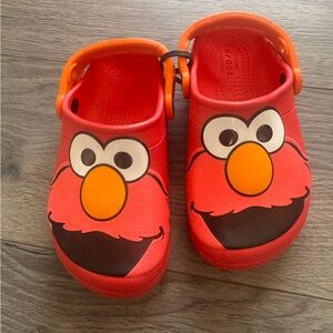 NWOT Crocs Elmo Sesame Street Roomy Fit Red Slip On Clog Shoes Toddler C10